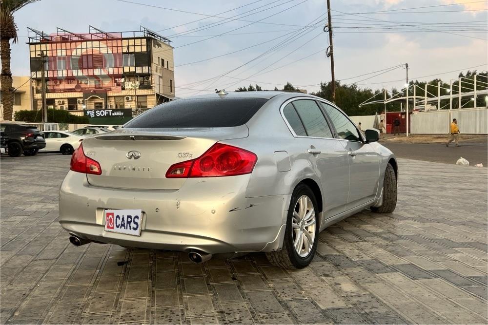 ئینفینیتی G37